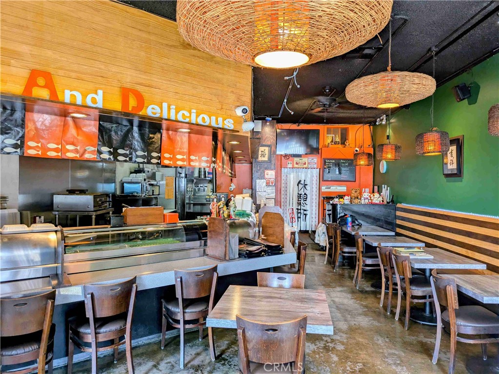 11617 Santa Monica Boulevard, West Los Angeles CA, 9002563821001289985121