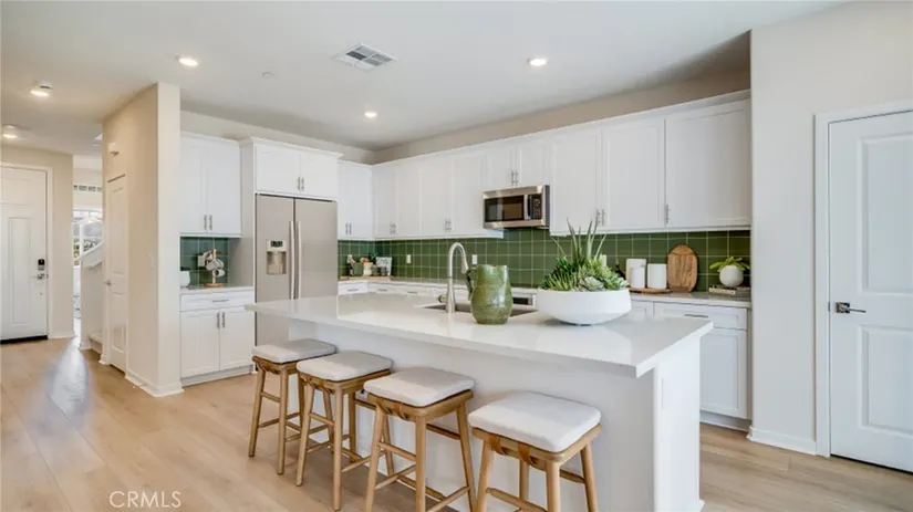 31664 Viviante Drive, Winchester, CA