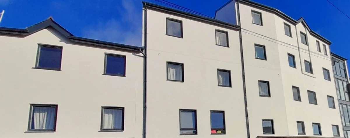 LLys Afon64195619788163124