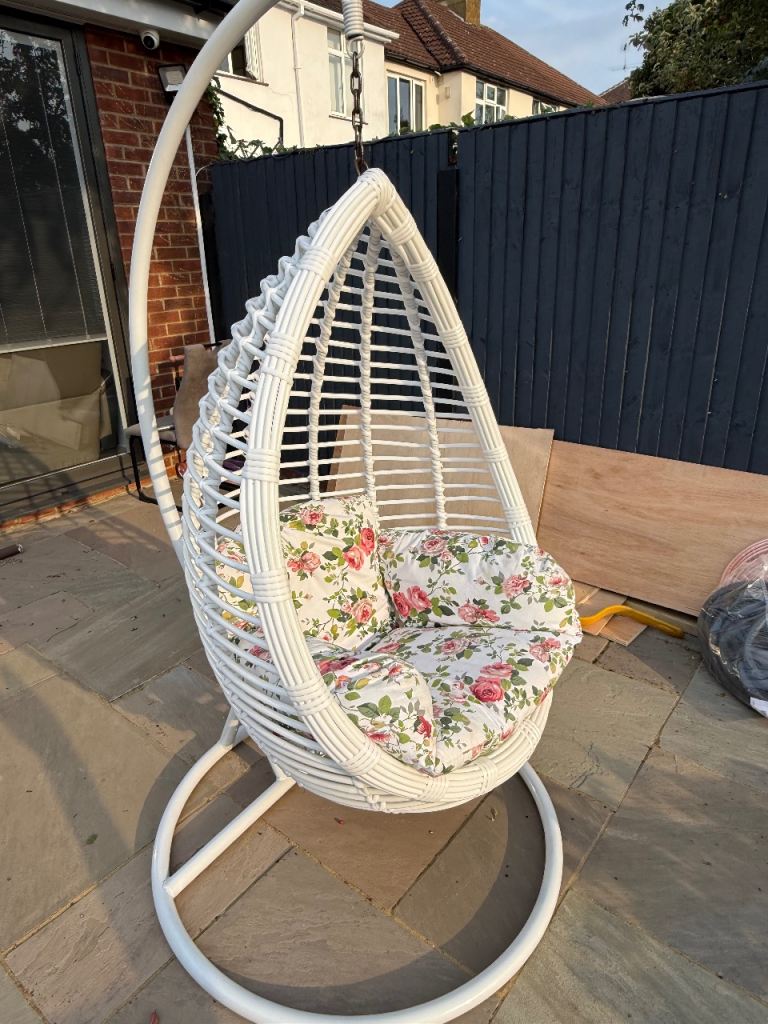 White Rattan Egg Swing Chair - Excellent Condition For Sale