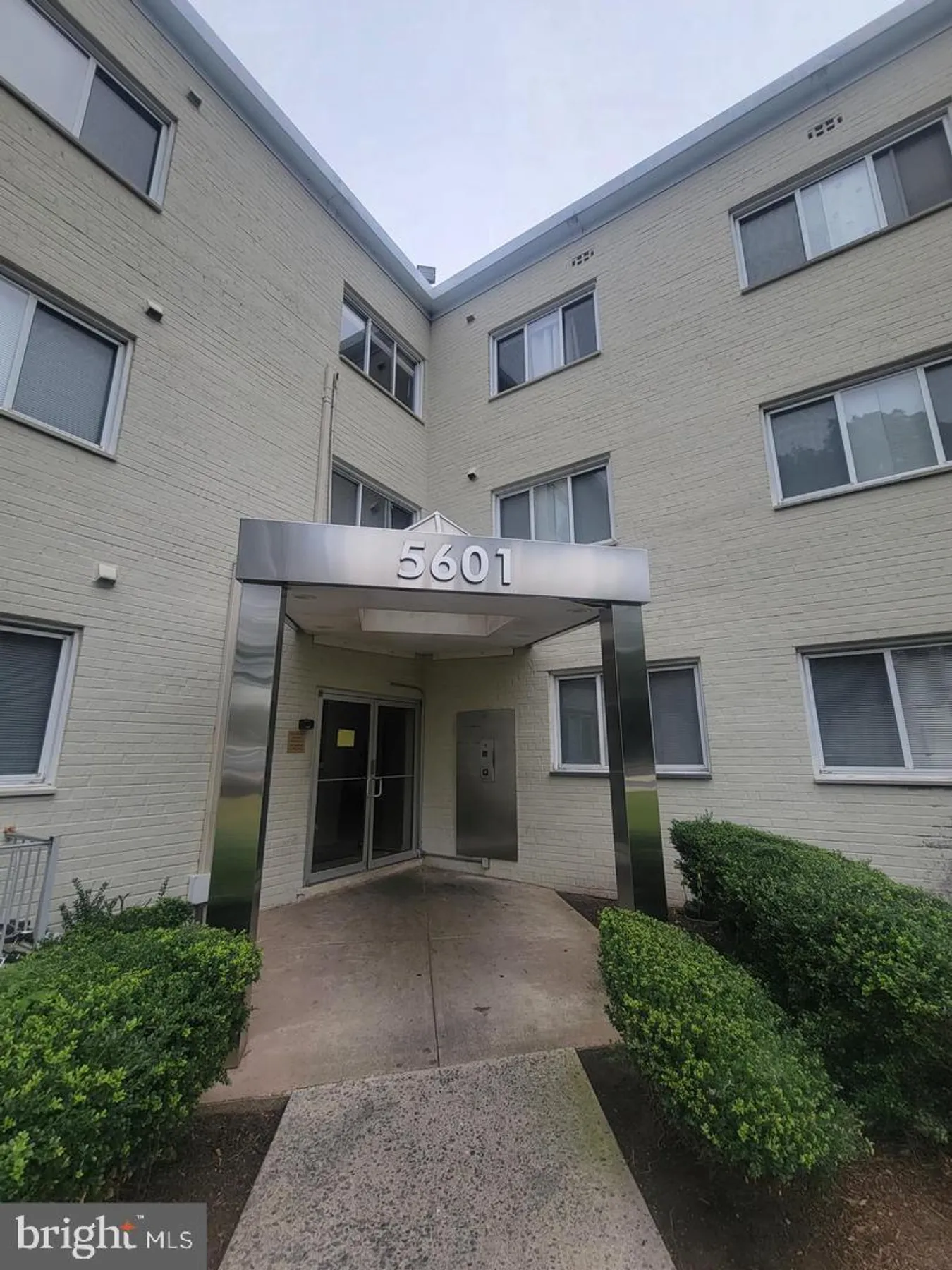 5601 Parker House Ter, 106