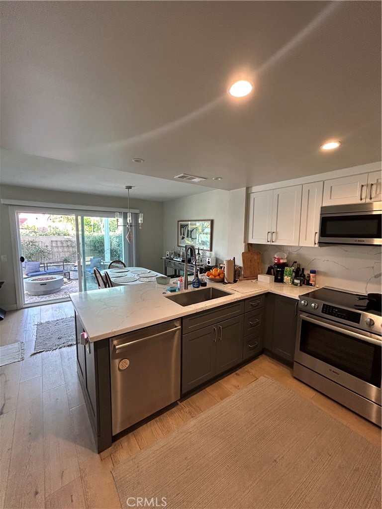 184 Stanford Court 92 Irvine CA, 9261264122580515329121