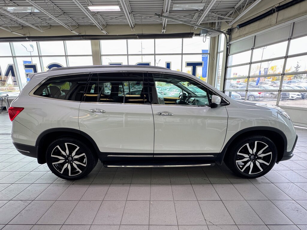 2022 Honda Pilot Touring 7-Passenger64411966153090123