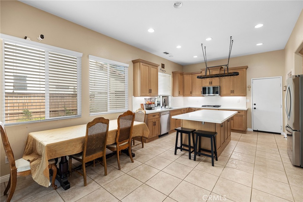 36073 Arras Drive Winchester CA, 9259663645310407427121