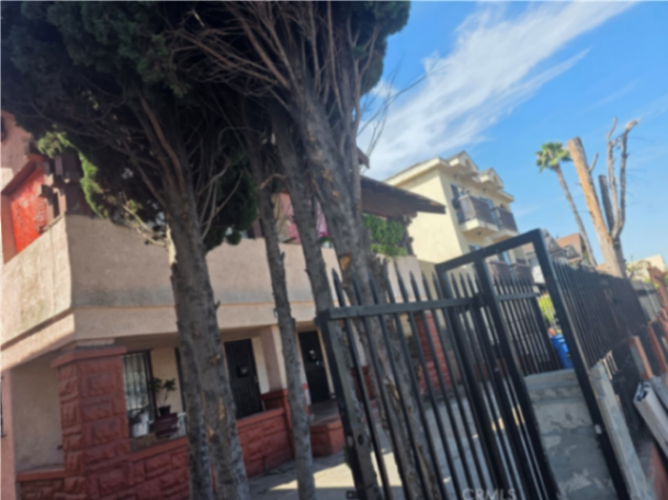 134 W Vernon Avenue, Los Angeles CA, 9003763588249657731120