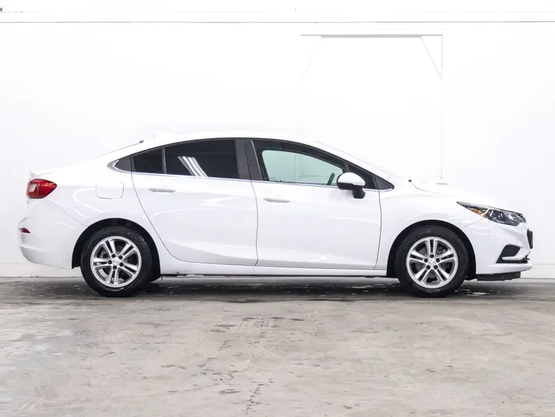 2018 Chevrolet Cruze65096491310721121