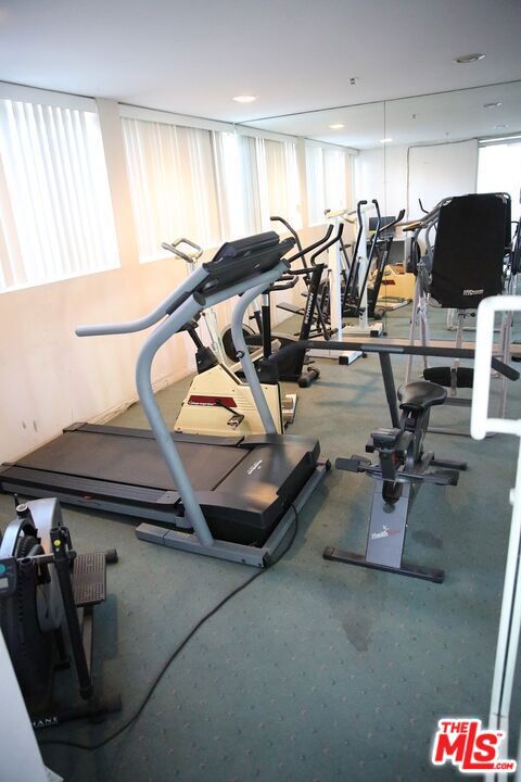 4830 Elmwood Avenue 203 Los Angeles CA, 9000464100901464705120