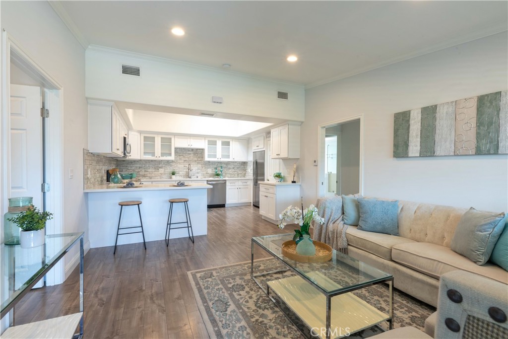 1221 Knollwood M4 47H Seal Beach CA, 9074064130395773571120