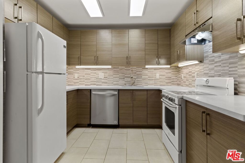 1033 6TH Street 203 Santa Monica CA, 9040364109084056194121