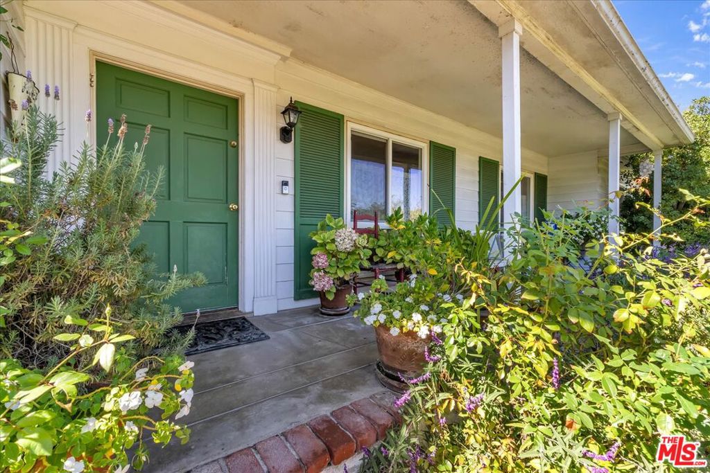 4157 Woodcliff Road, Sherman Oaks CA, 9140364089417197827120