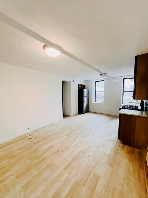 32-75 36th Street63659375813121121