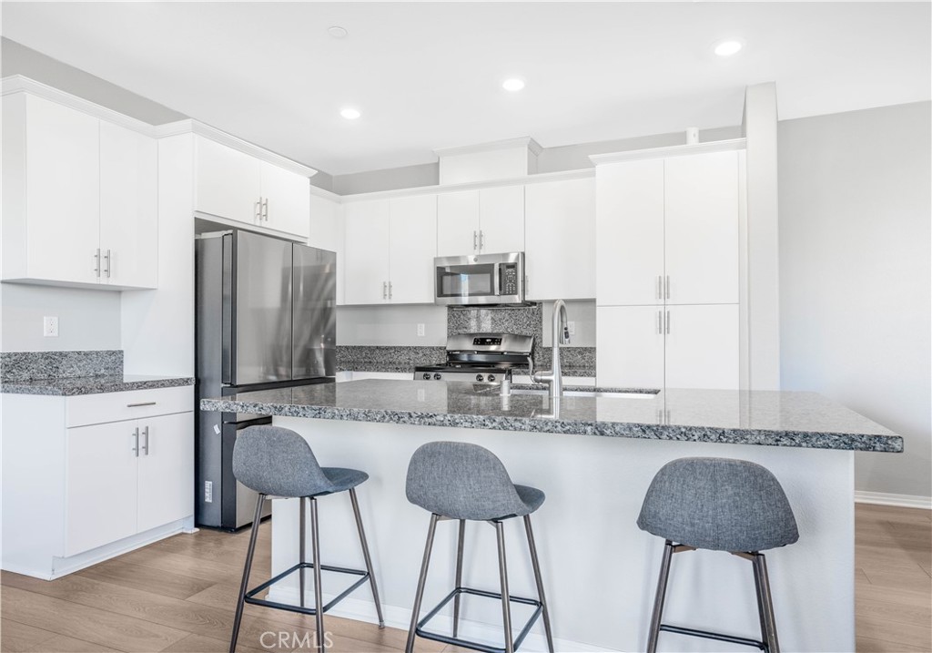 2498 Gunner Ridge Way, Rialto CA, 9237763865172225539121