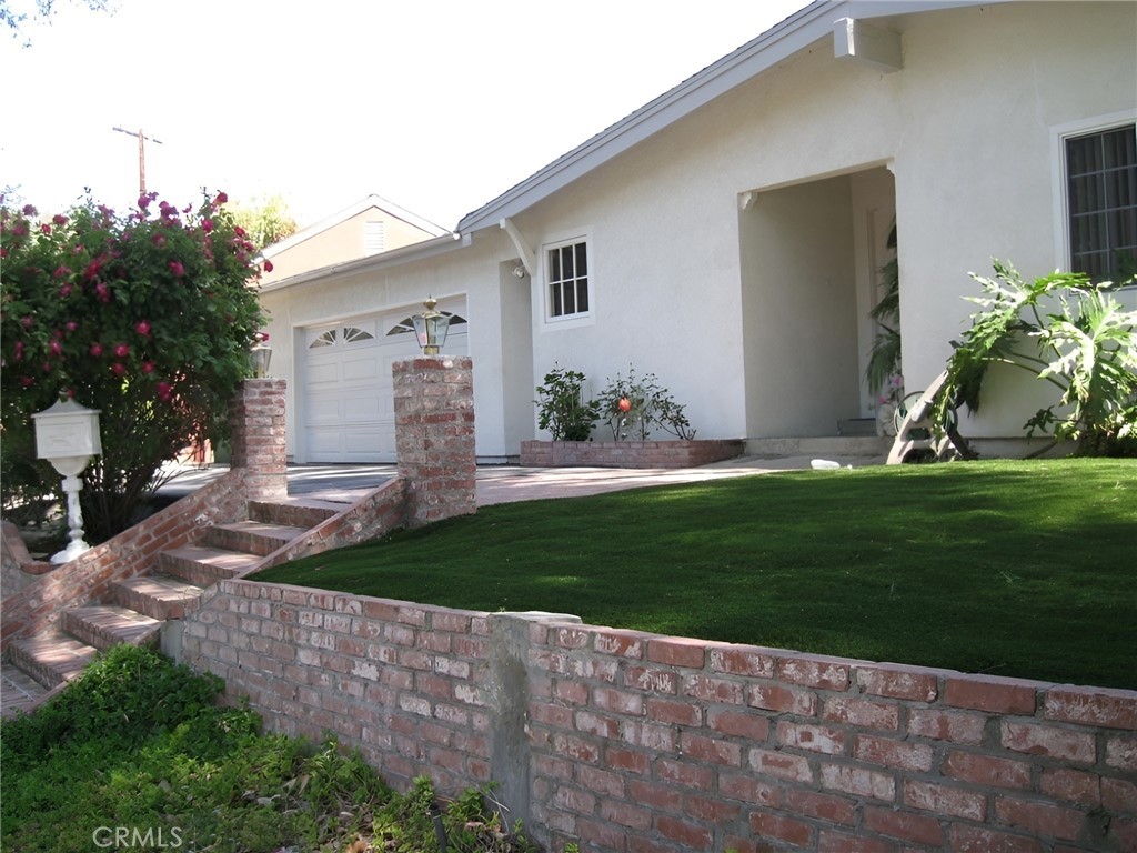 22028 Independencia Street Woodland Hills CA, 9136463868294717569121