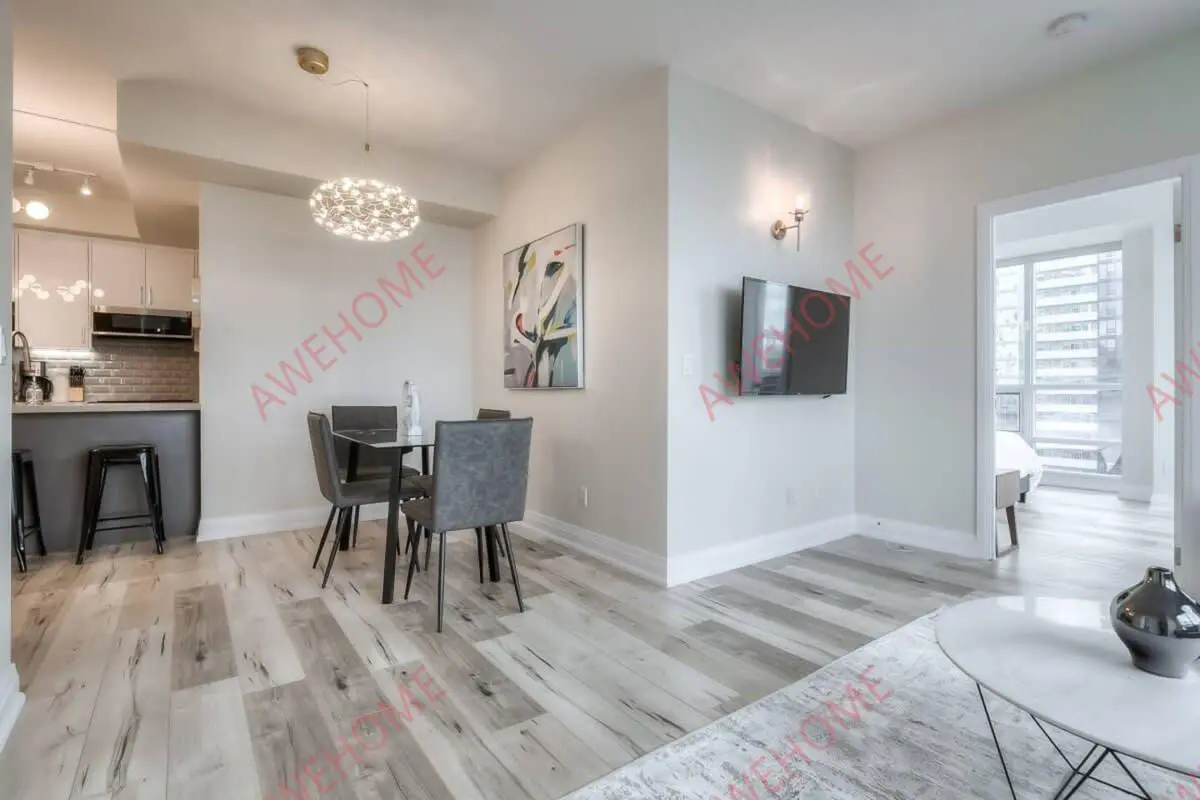 Magnificent 2BR Condo in Downtown Toronto63753905566339120