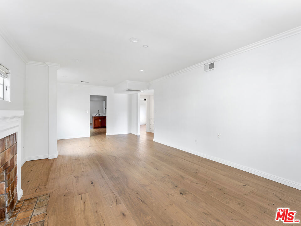 1652 Talmadge Street Los Angeles CA, 9002763711841193217121