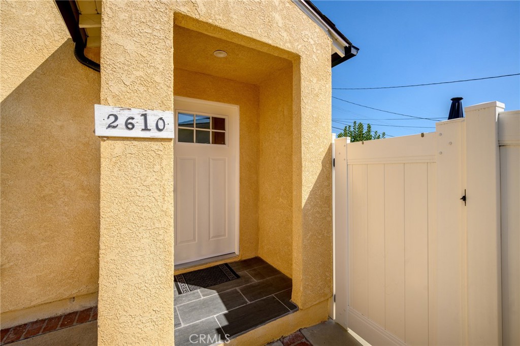 $2,300/month 2610 Keystone St Burbank CA, 9150464134839465731122