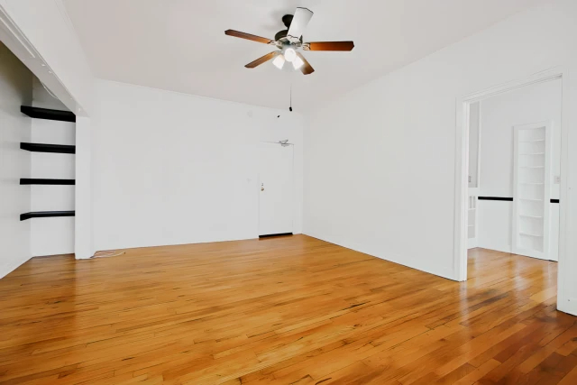 De Mille Manor63448592702593121