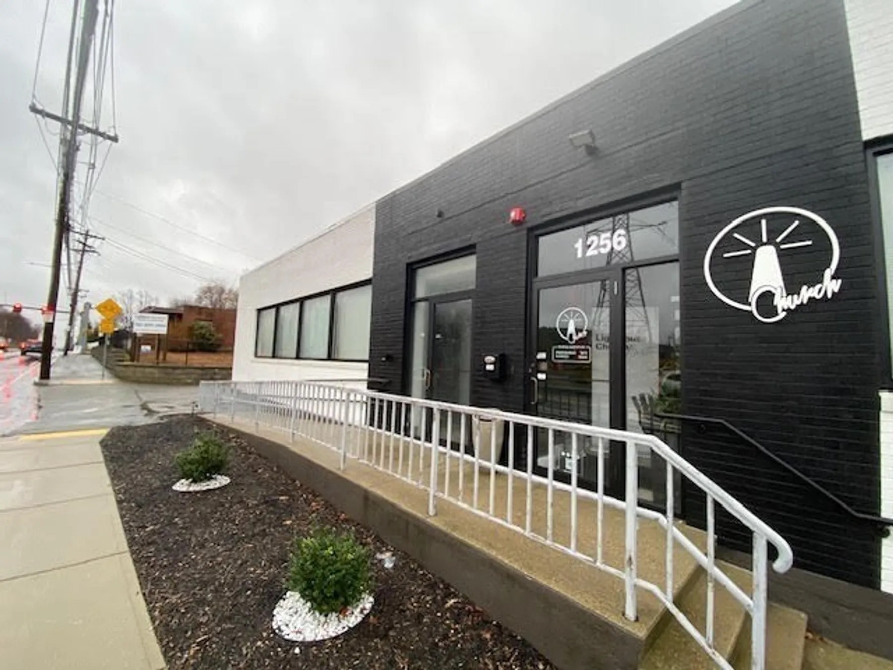 1256 Main St, L