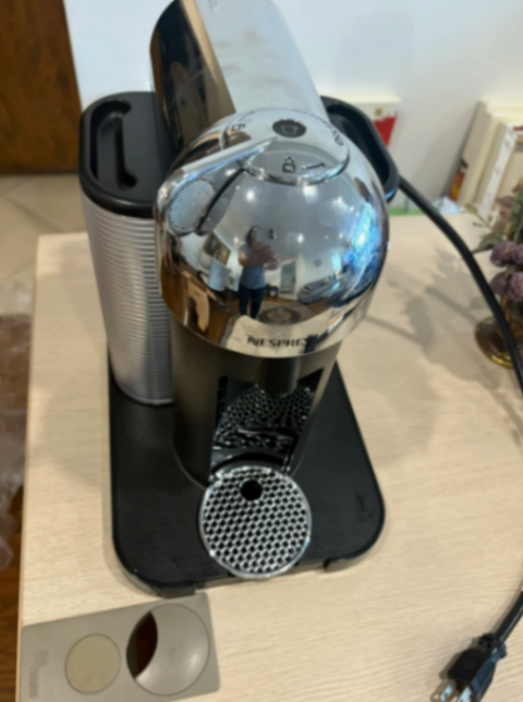 Brand New Nespresso Coffee Machine63379668986369125