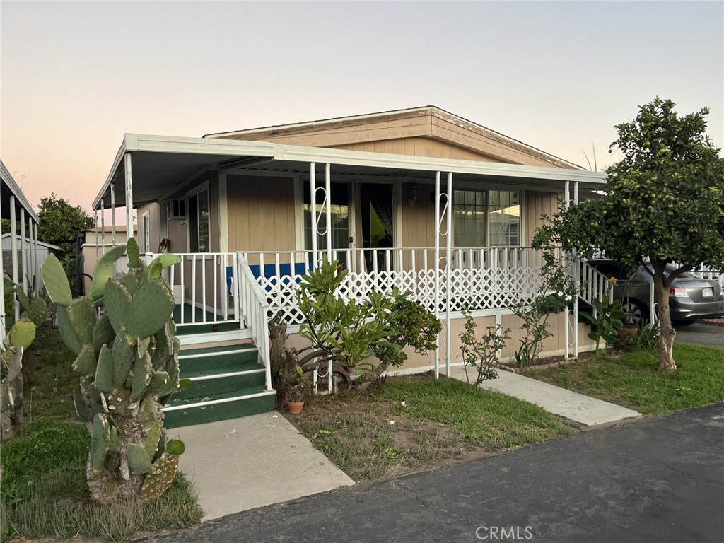 16707 Garfield Avenue 1806 Paramount CA, 9072364135852503682121