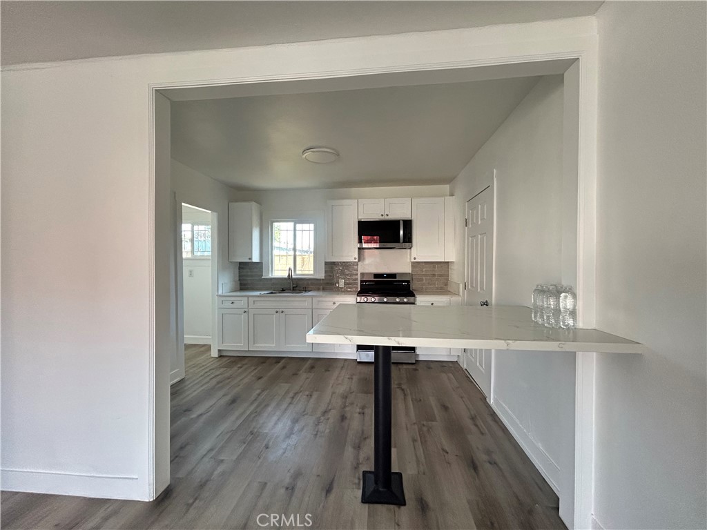 $2,500/month 140 W 82nd Los Angeles CA, 9000364112325945857121