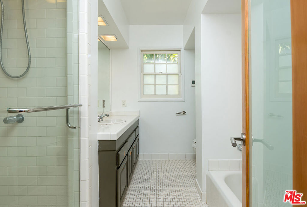 3110 Berkeley Circle, Los Angeles CA, 9002663590956264835122