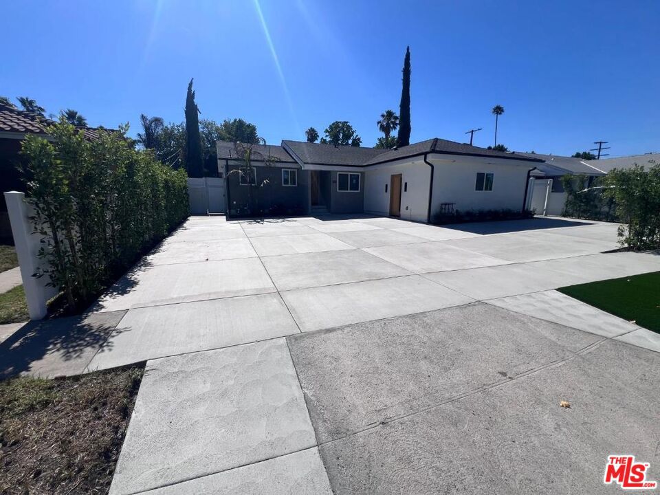 7669 Beeman Avenue North Hollywood CA, 9160563866638992131120