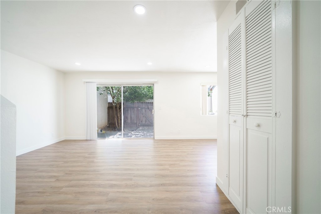 $3,200/mes 2702 SHELTON Street B Santa Ana CA, 9270764098621594755121