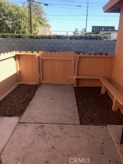 524 W 81st Street W Los Angeles CA, 9004764123492251394122