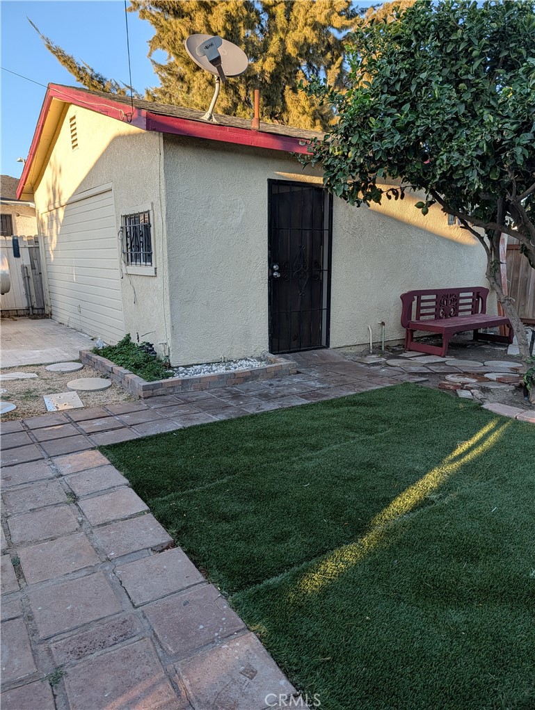 $1,900/month 11212 Grape Street Los Angeles CA, 9005964134458065665122
