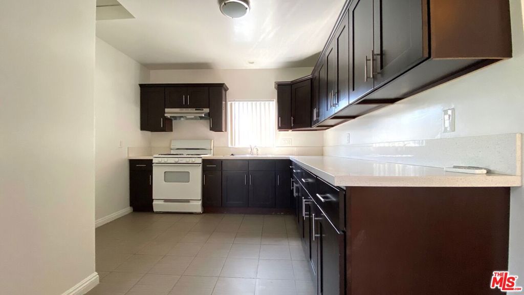 1037 3/4 Irolo Street Los Angeles CA, 9000663867093568515121