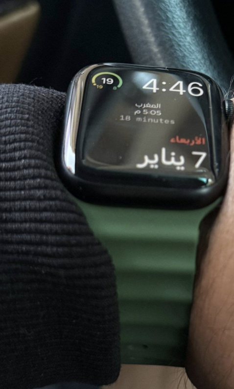 ابل وتش 9 الكبيره