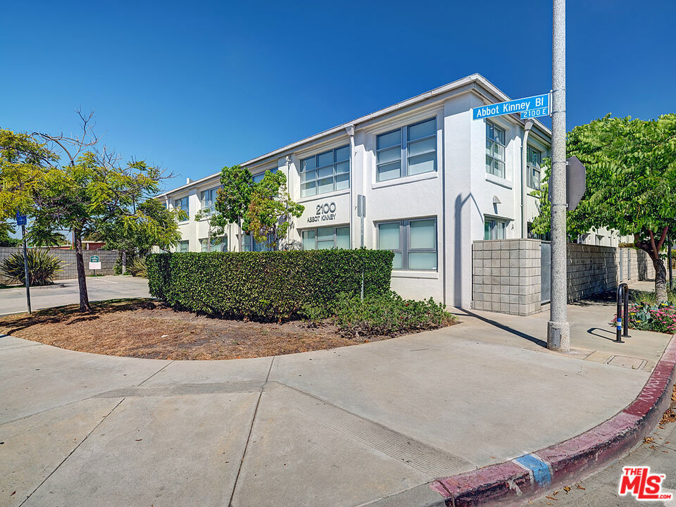2100 Abbot Kinney Boulevard 7 Venice CA, 9029164113107456259120