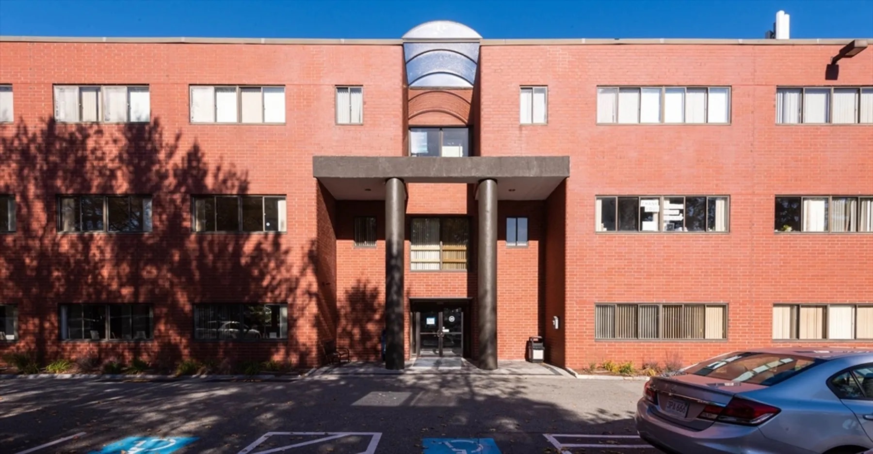 39 Cross Street, 103