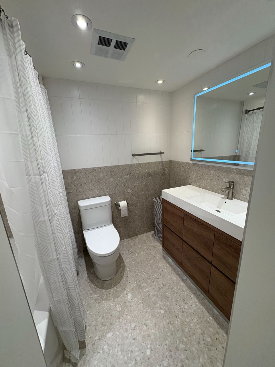 3307 1 Palace Pier Court