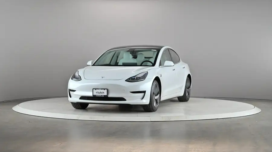 2020 Tesla Model 364687925044097121