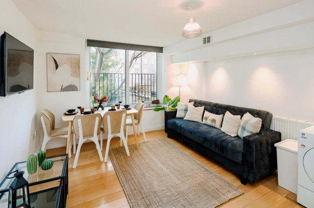 1 Bed 1 Bath Laugan Walk 29082#, London