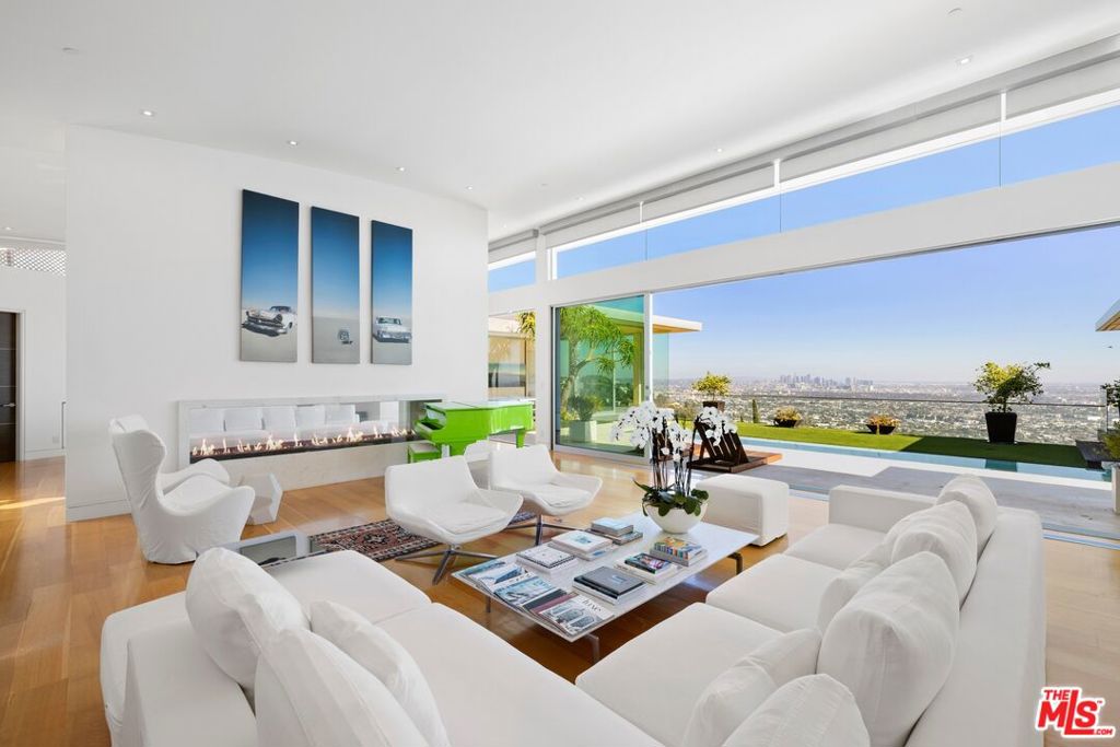 1476 Blue Jay Way Los Angeles CA, 9006963866677294593122