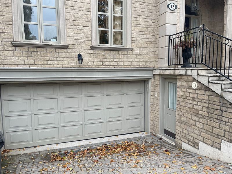 Ground 42 cotswold Crescent