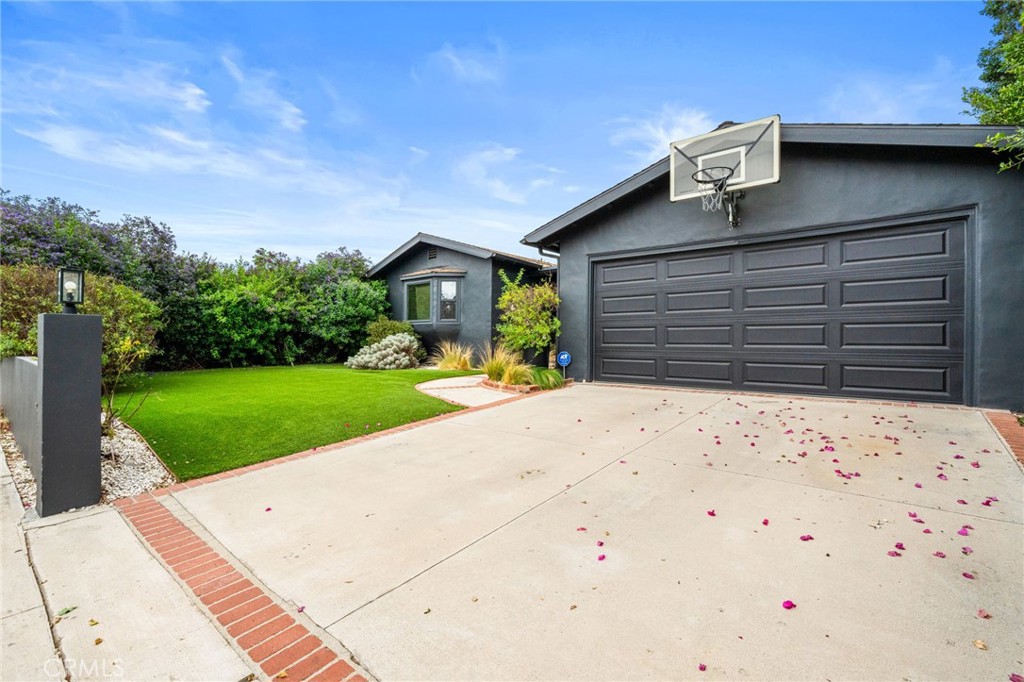 5732 Tyrone, Sherman Oaks CA, 9140163878452785409122