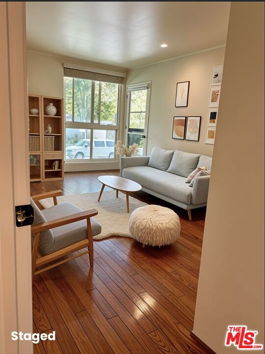 911 N Kings Road 102 West Hollywood CA, 9006964111886700289120