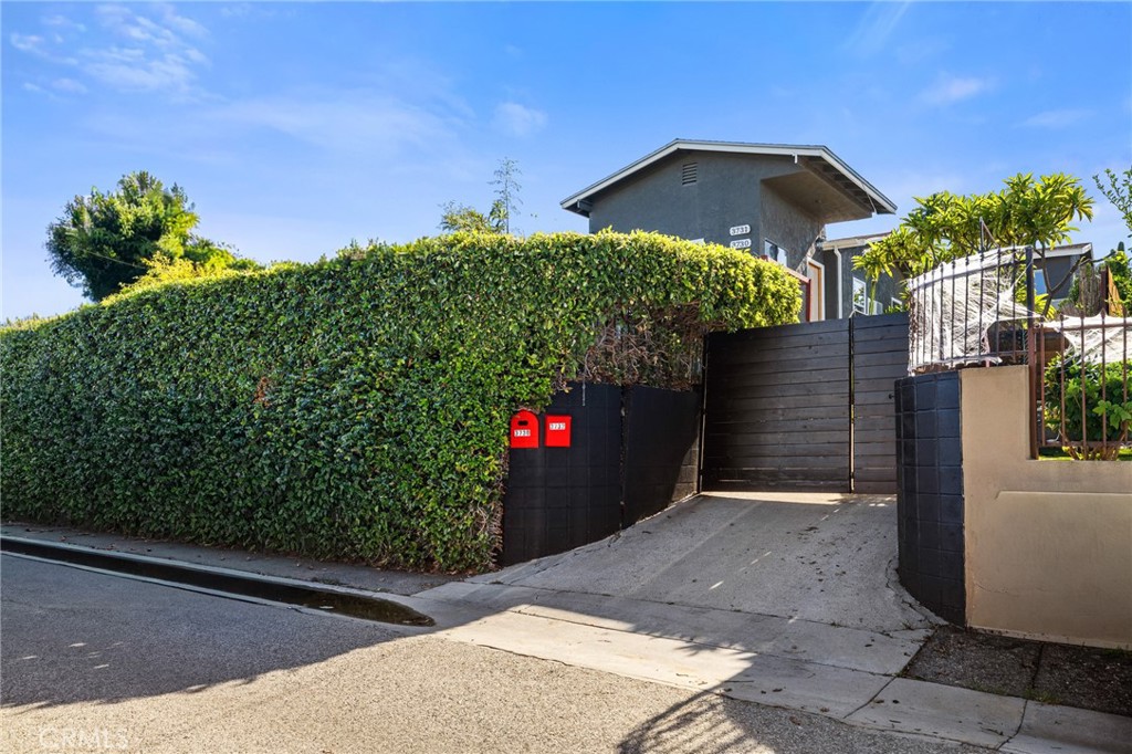 $3,000/month 3732 Dwiggins St City Terrace CA, 9006364134500814082121
