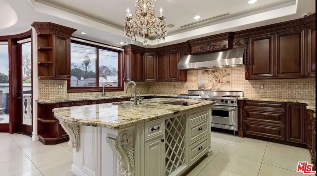 332 S Almont Drive Beverly Hills CA, 9021163868105508995122