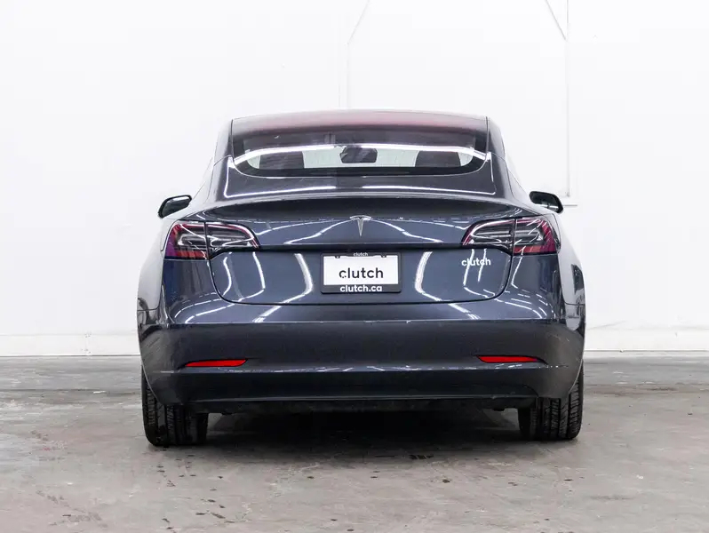 2018 Tesla Model 364333282035203123