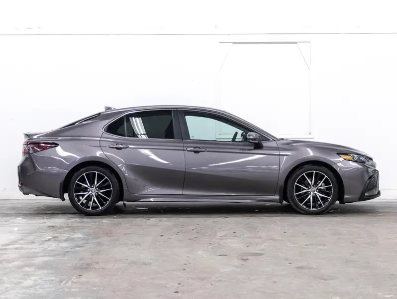 2023 Toyota Camry64045473896066124