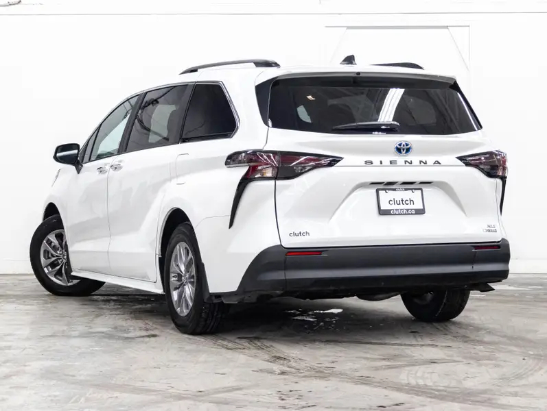2024 Toyota Sienna63637375032961123
