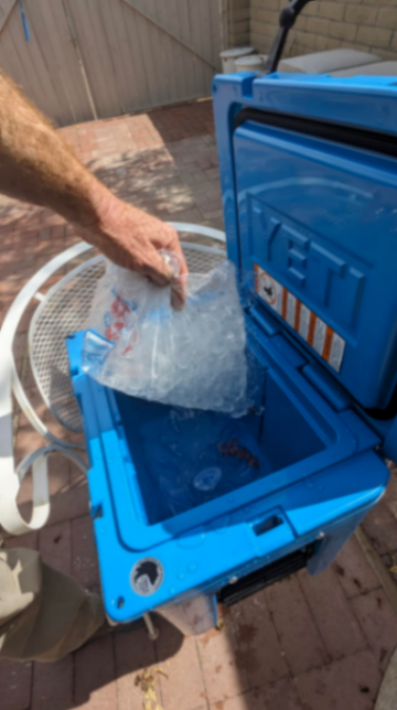 YETI Tundra 35 Cooler, Usado - Excelente Condición63125548411265122