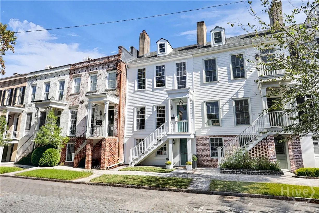 112 W Taylor Street Savannah, GA 31401