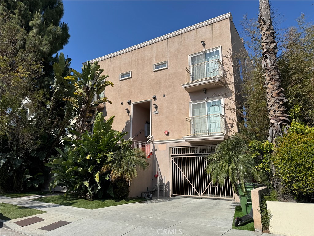 2440 Purdue Avenue 104 Los Angeles CA, 9006464142803142531120
