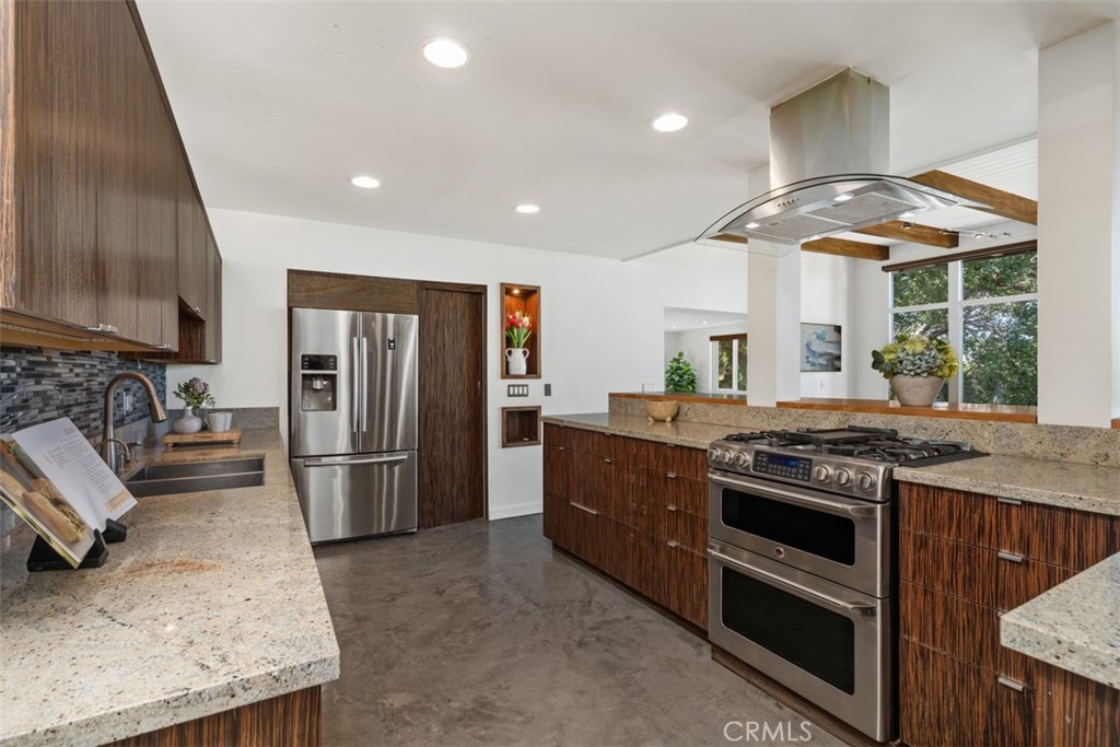 11575 Sunshine Terrace Studio City CA, 9160463646606872707122